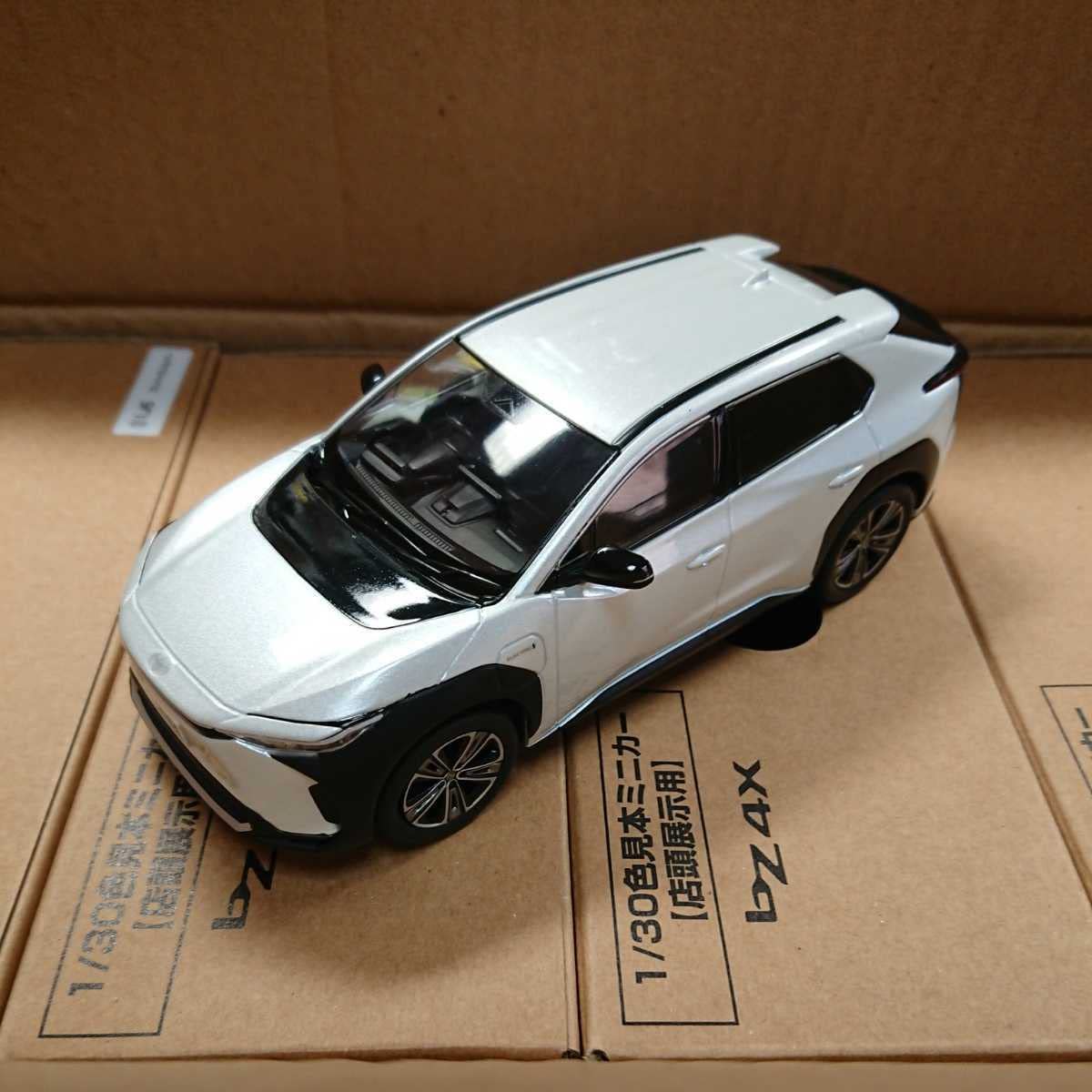 Amazon | 130 トヨタ 新型 bz4x カラーサンプル モノトーン ミニカー 6